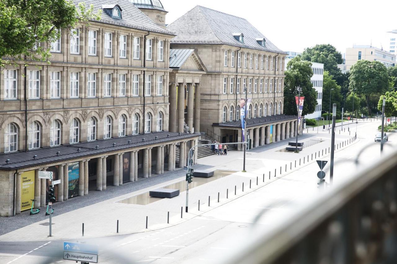 Palais Passy~Design Suite Mit Ausblick Im Zentrum Висбаден Экстерьер фото